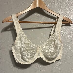 Cacique Elegant Lace Underwire Bra Cream 38DDD